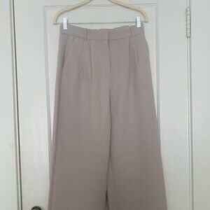 A&F Sloane Tailored Wide Leg Pant in Light Taupe